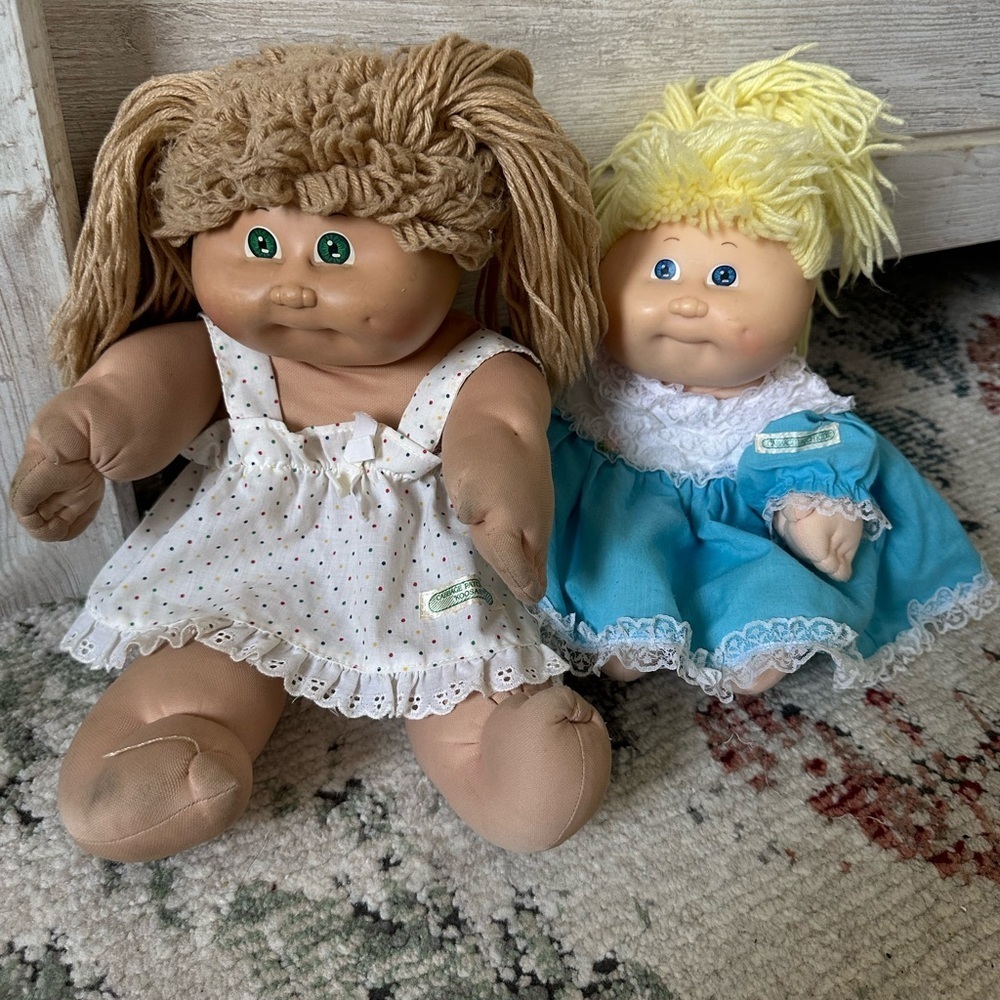 Vintage Cabbage Patch Dolls with clothing Bundle